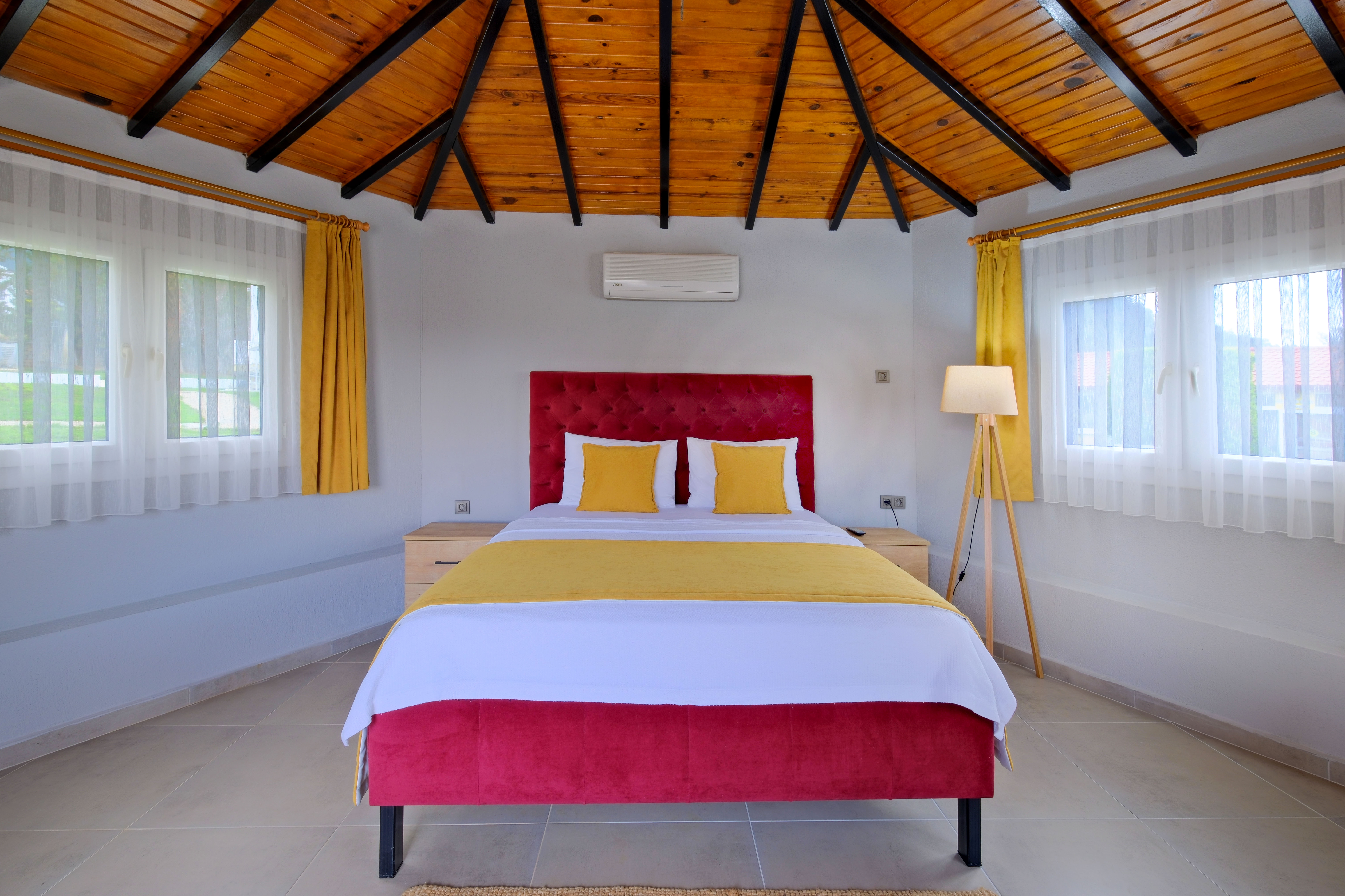 Gold Lion Hotel 24/38