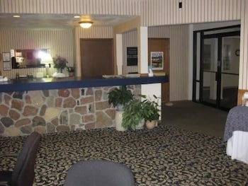 Econo Lodge Waupaca 3/35