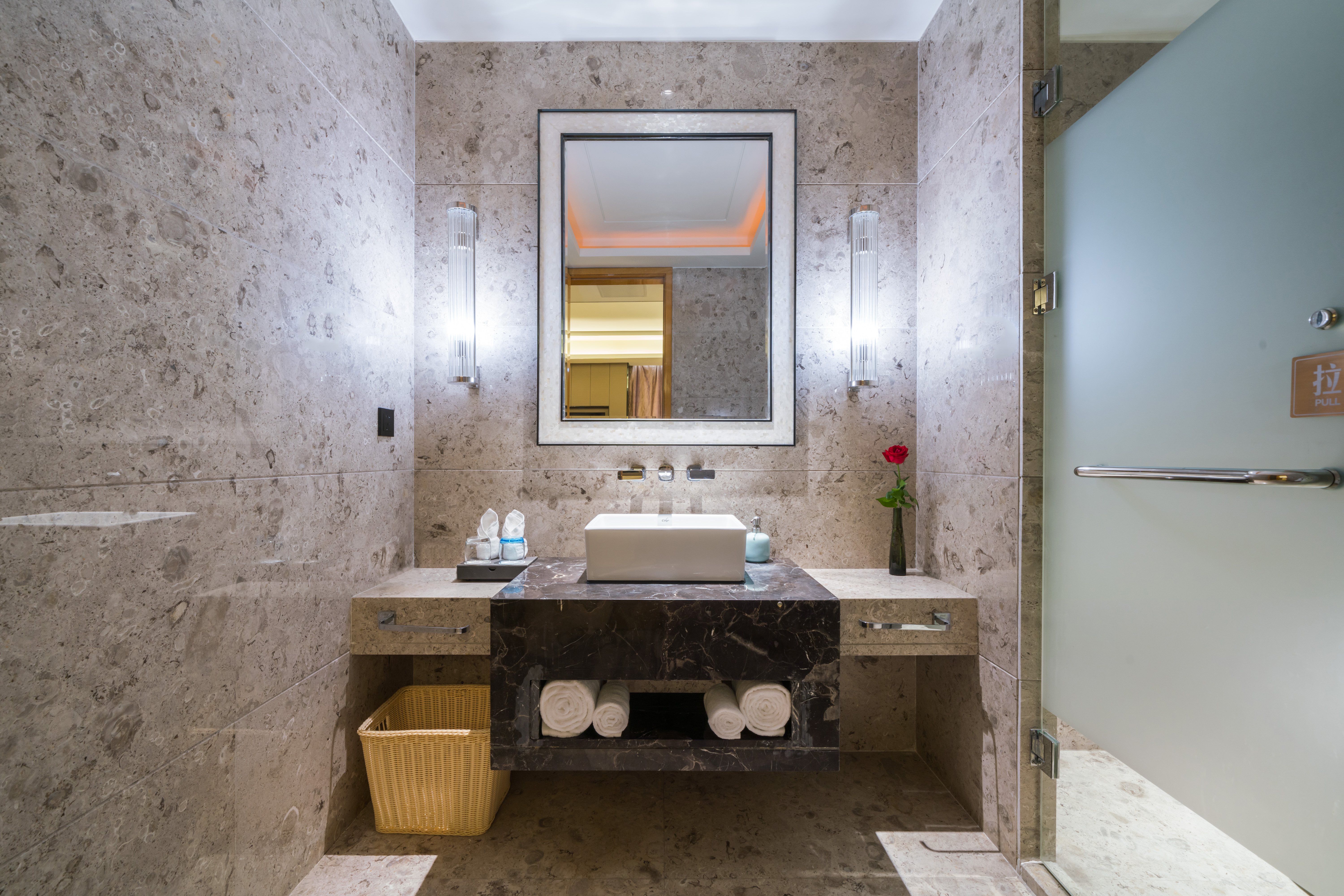 Rezen Hotel Jade Crystal 45/51