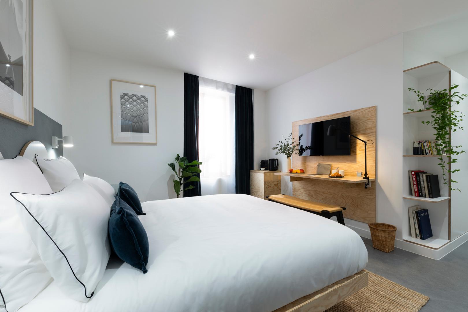 Hipotel Paris Montmartre Gare du Nord 6/17
