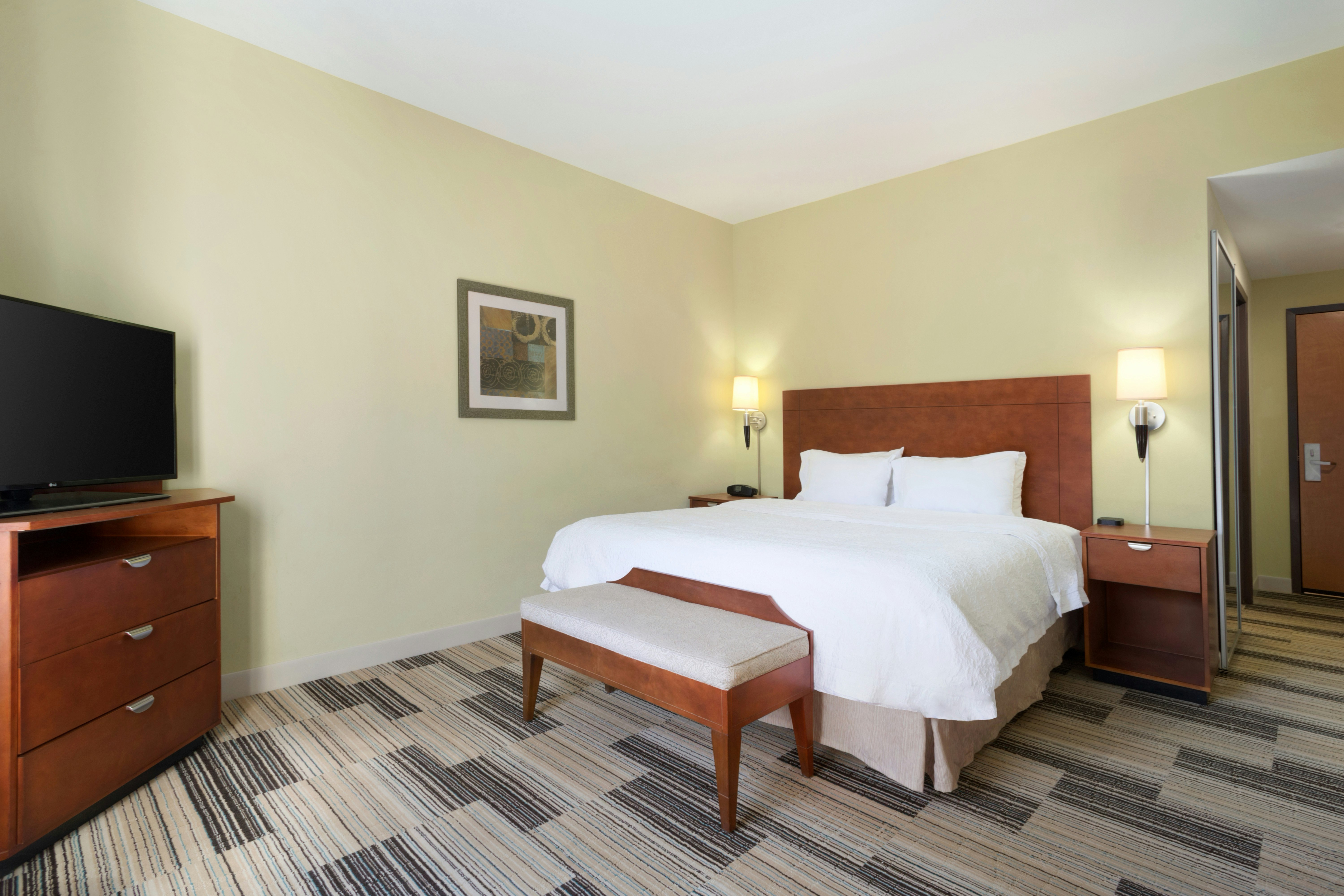ROOM, KING BED