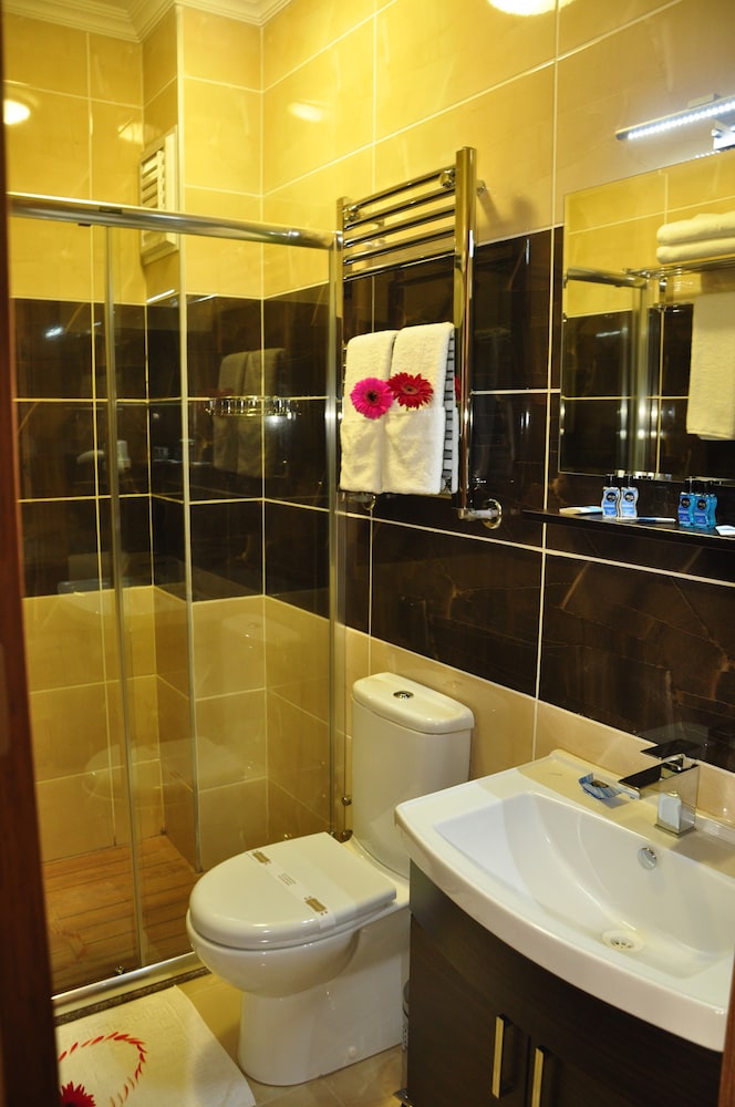 Aygür Hotel 20/23