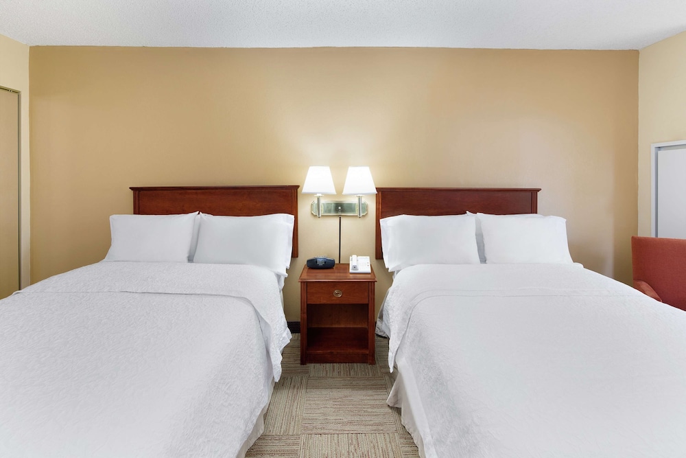 Hampton Inn Columbus North 17/37