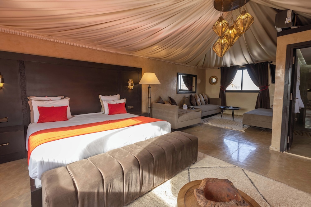 Executive, Lodge, King Bed, Sofa