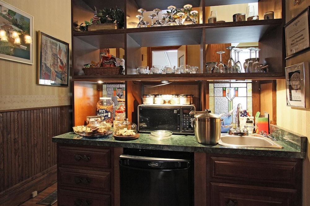 Old Northside Bed Breakfast 41/55