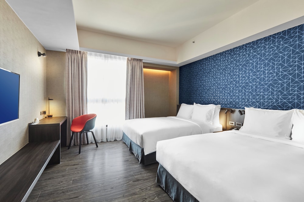 Holiday Inn Express Kaohsiung Love River 18/49