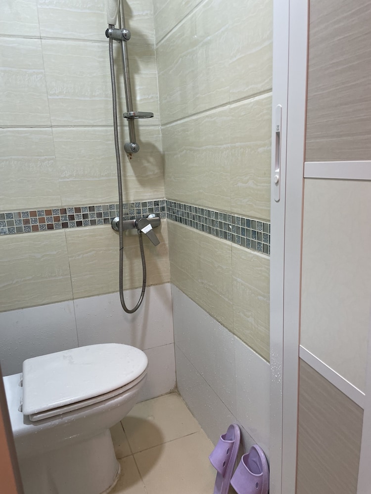 Majestic 7 Guest House 58/66