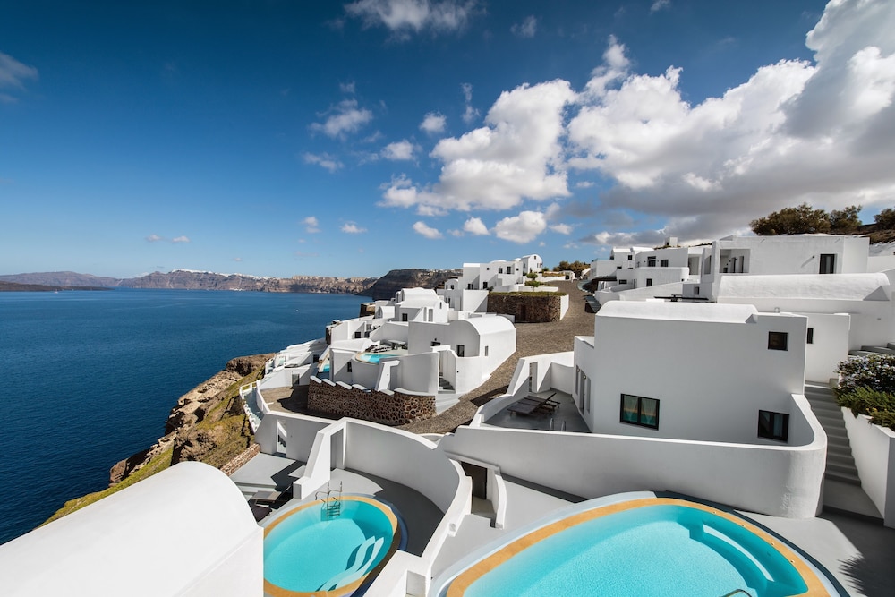 Grand Ambassador Santorini Hotel 66/78