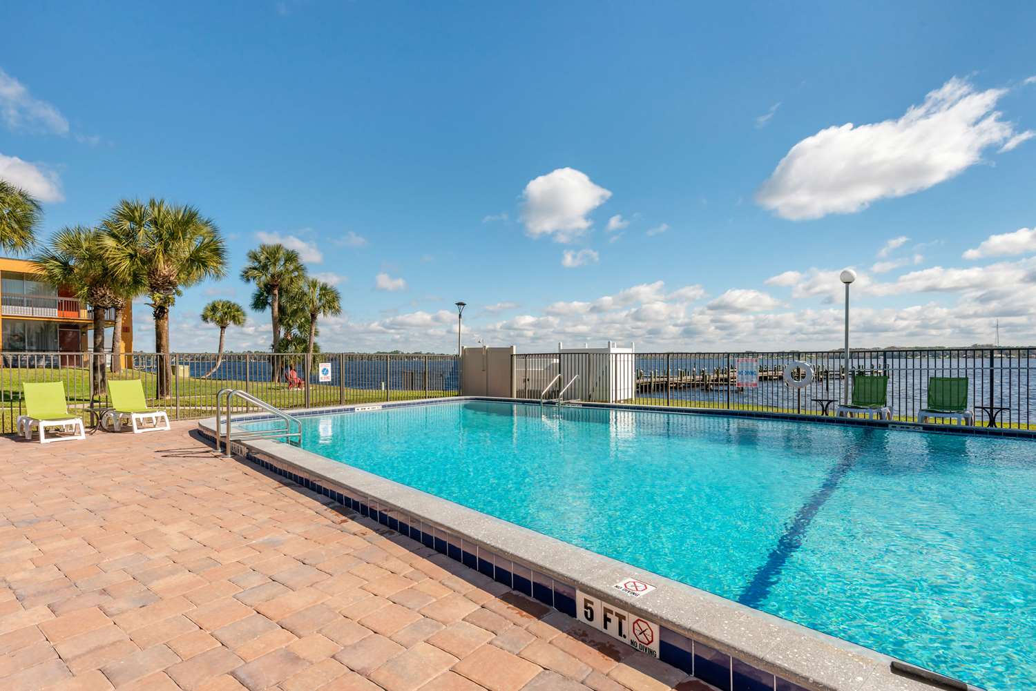 Quality Inn & Suites Palatka Riverfront 2/47
