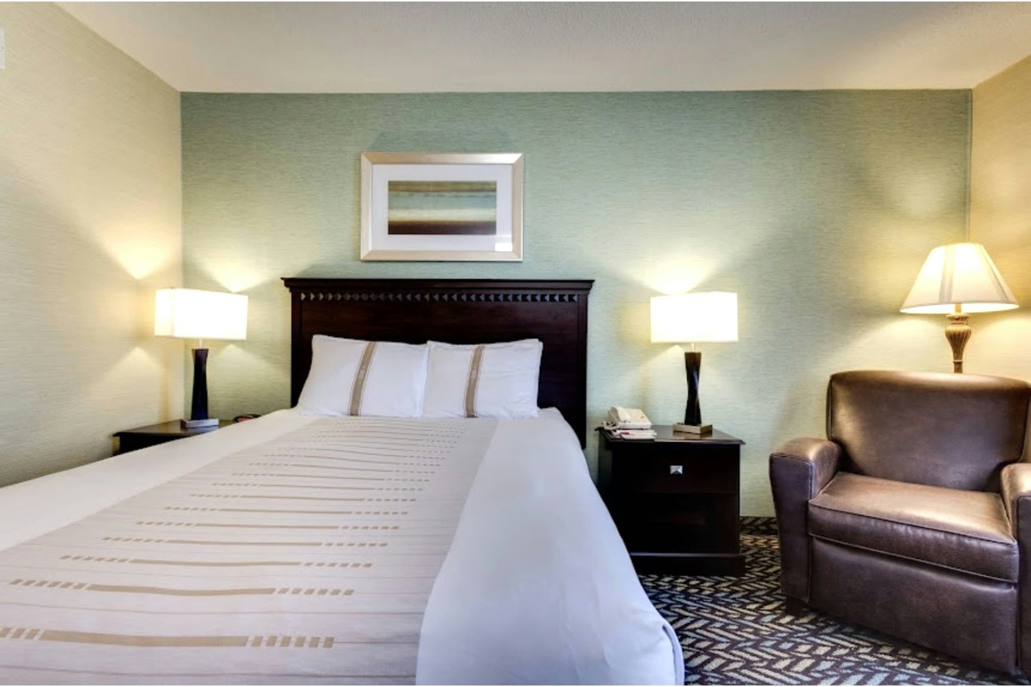 Fireside Inn & Suites 51/88