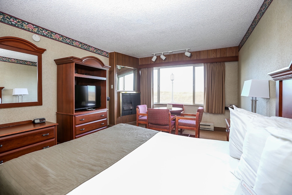 Ebb Tide Oceanfront Inn 25/73