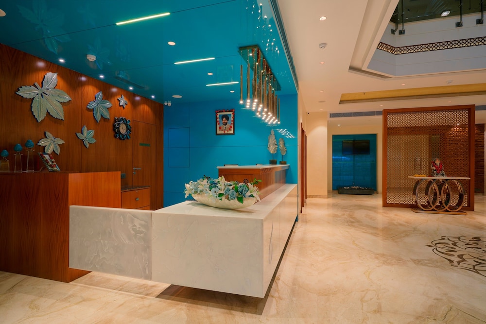 Blu Feather Hotel & Spa 10/69