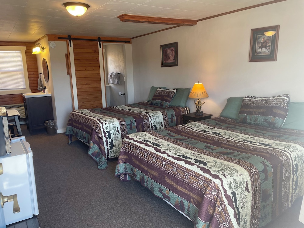 El Rancho Motel 12/51