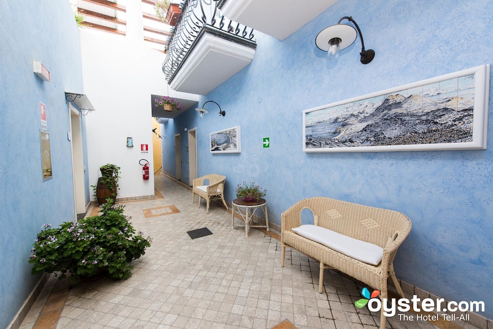 Hotel Bougainville 36/50