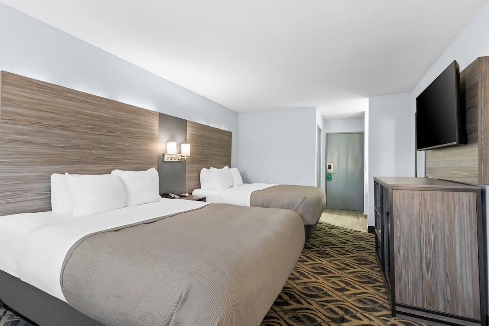 Quality Inn New Martinsville, WV 32/65
