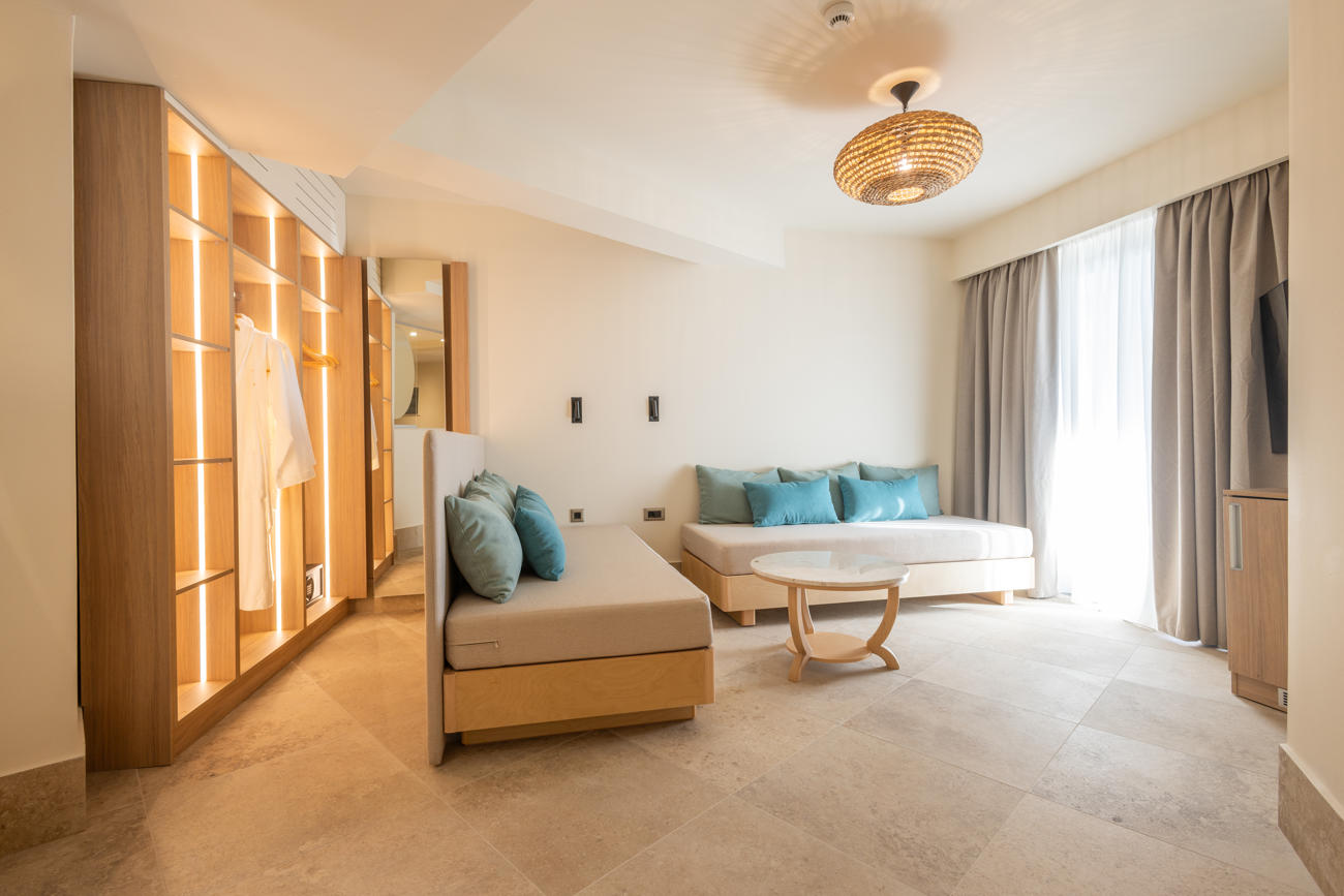 Pegasos Deluxe Beach Hotel 33/113