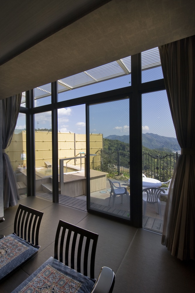 HOTEL BELLEVEDERE 24/46