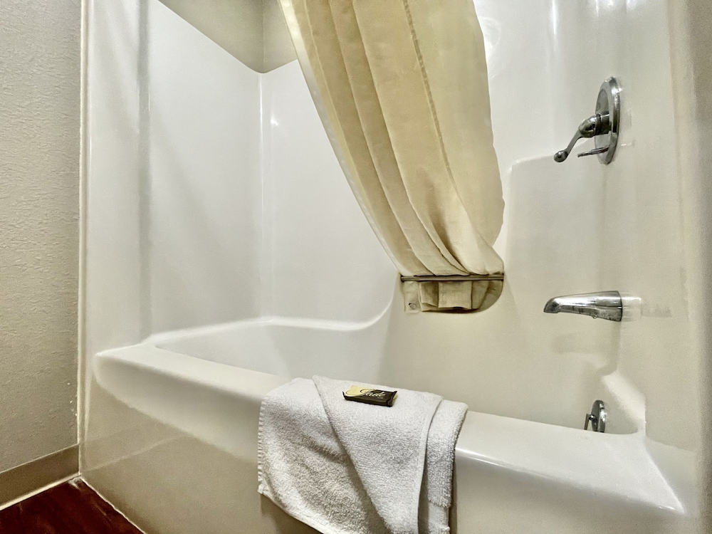 FairBridge Inn & Suites Fort Wayne 52/52
