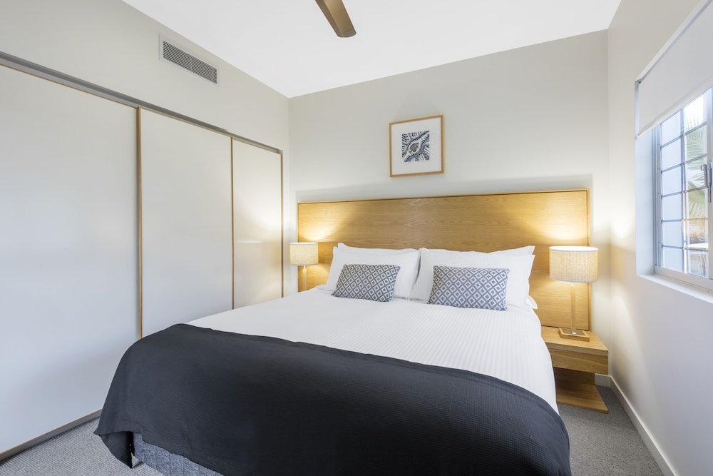 3 BEDROOMS, APARTMENT