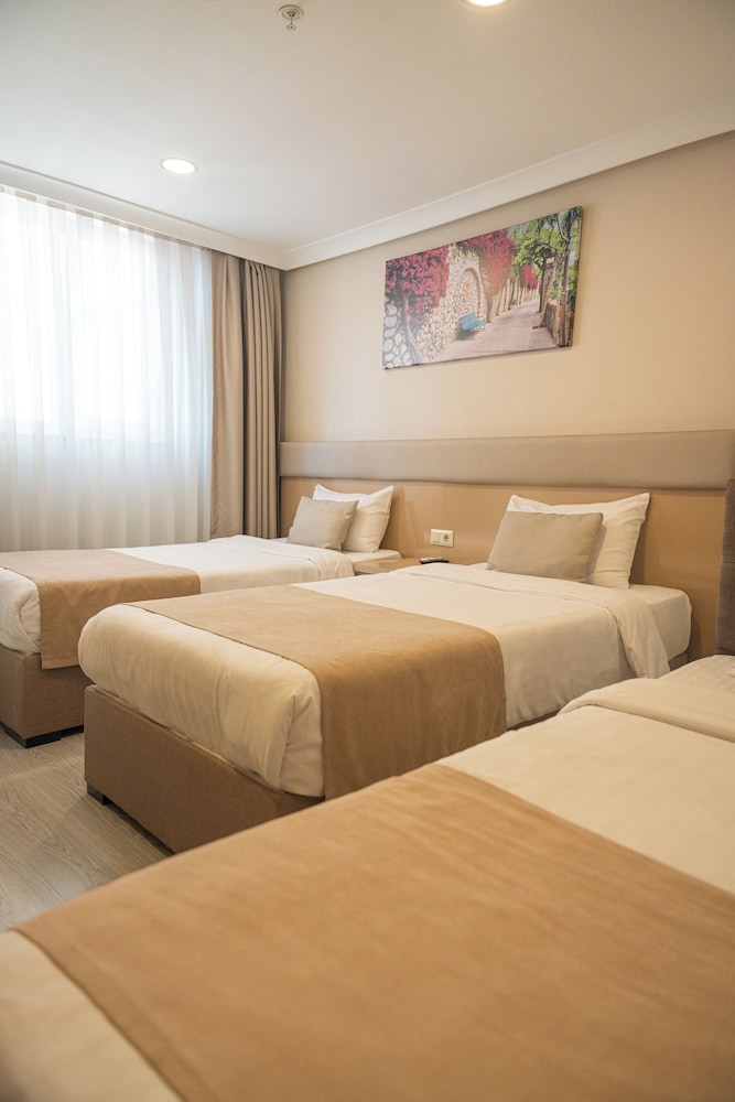 Simal Hotel 16/50