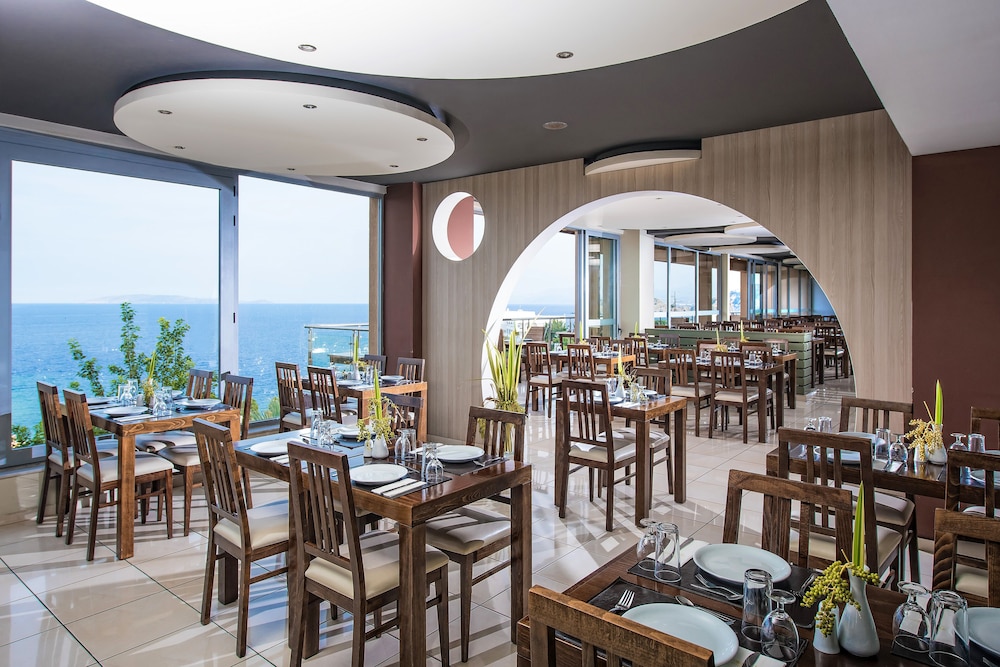Blue Bay Resort Hotel 25/35