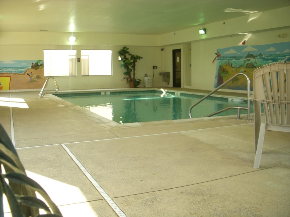 Baymont by Wyndham Albany, KY 23/34