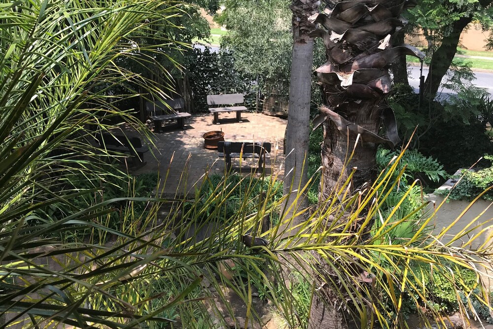 Africa Footprints Guest House 18/21