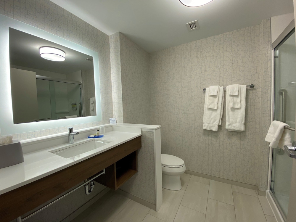 Holiday Inn Express Suites Aurora 24/77