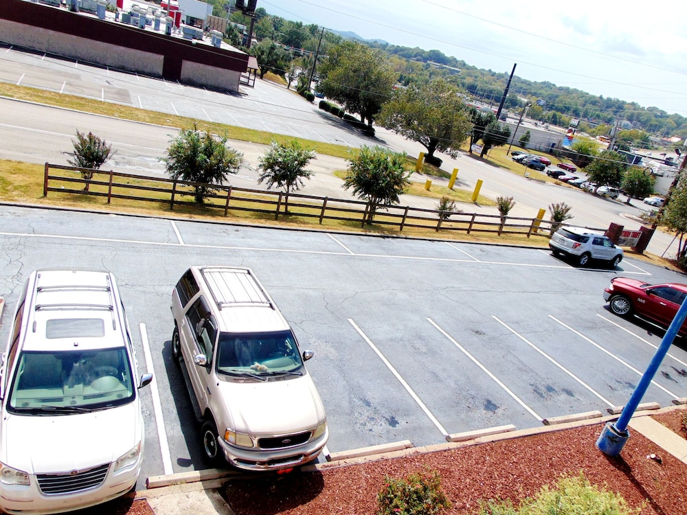 Somatel Nashville Airport Hotel 42/49