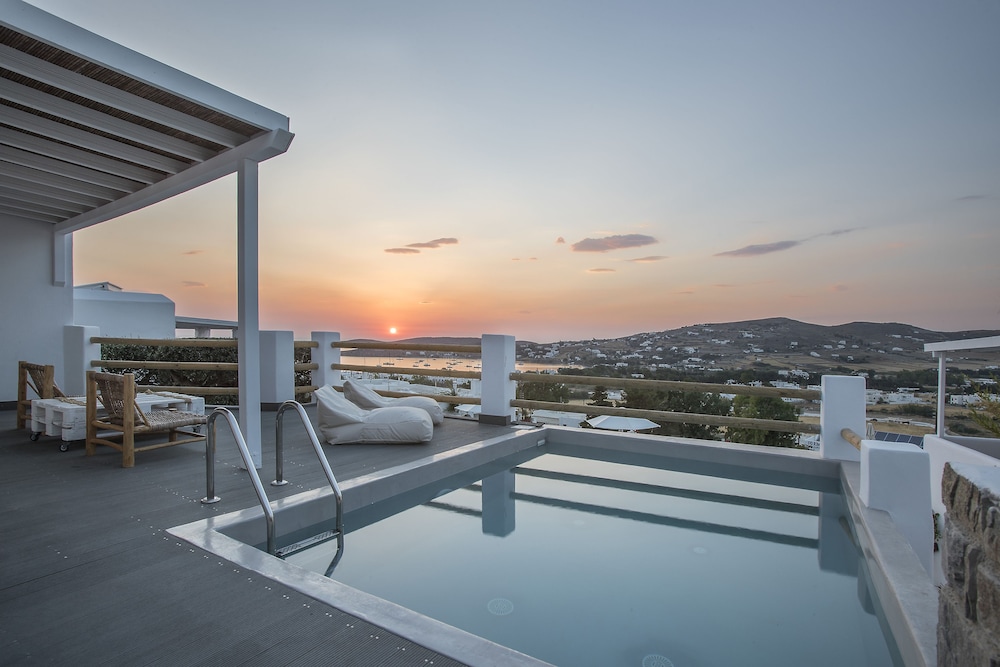 Paros Palace 54/76