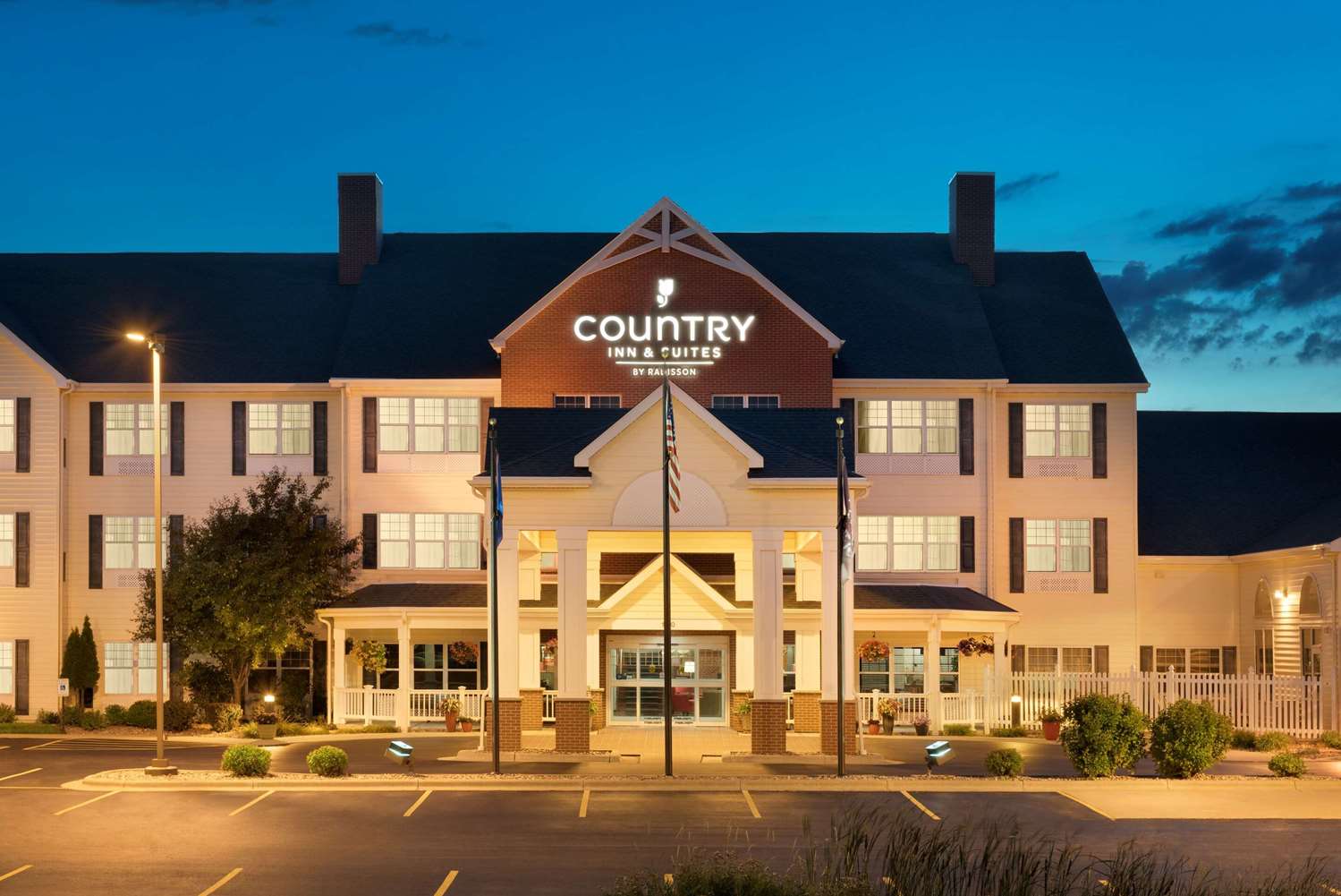 Country Inn & Suites By Radisson, Appleton North, WI 2/35