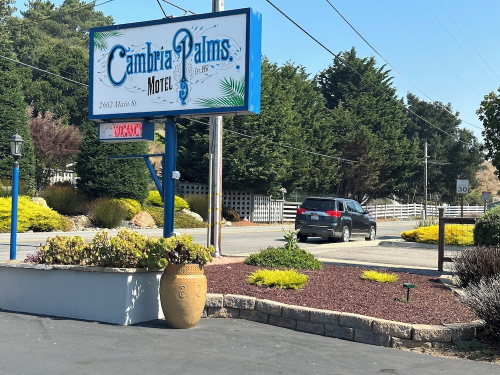 Cambria Palms Motel 23/27