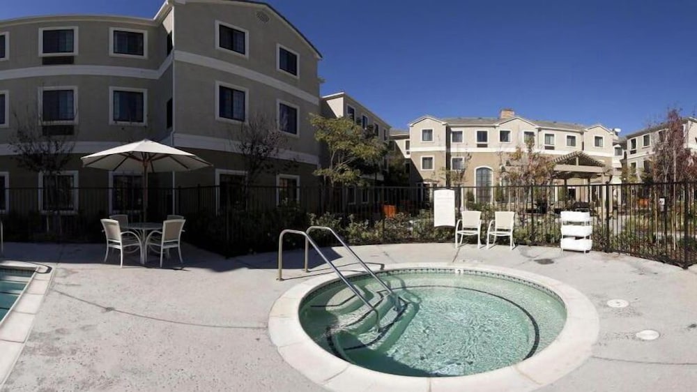 Staybridge Suites Irvine East/Lake Forest 7/72