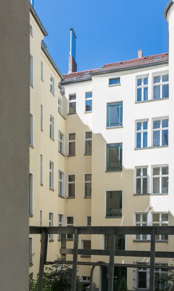 Old Town Apartments Schonhauser Allee Berlin 62/69