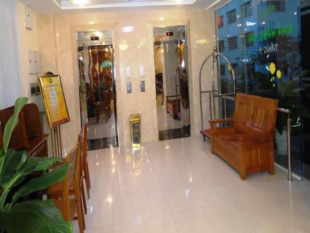 Hoang Yen Canary Hotel 7/66