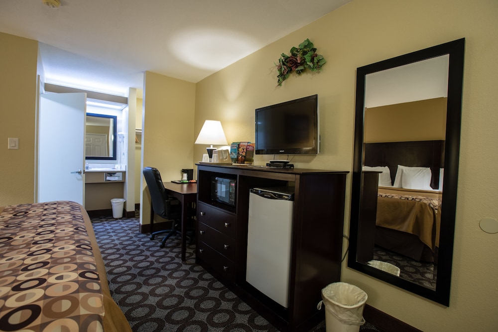 Relax Inn &amp; Suites 64/82