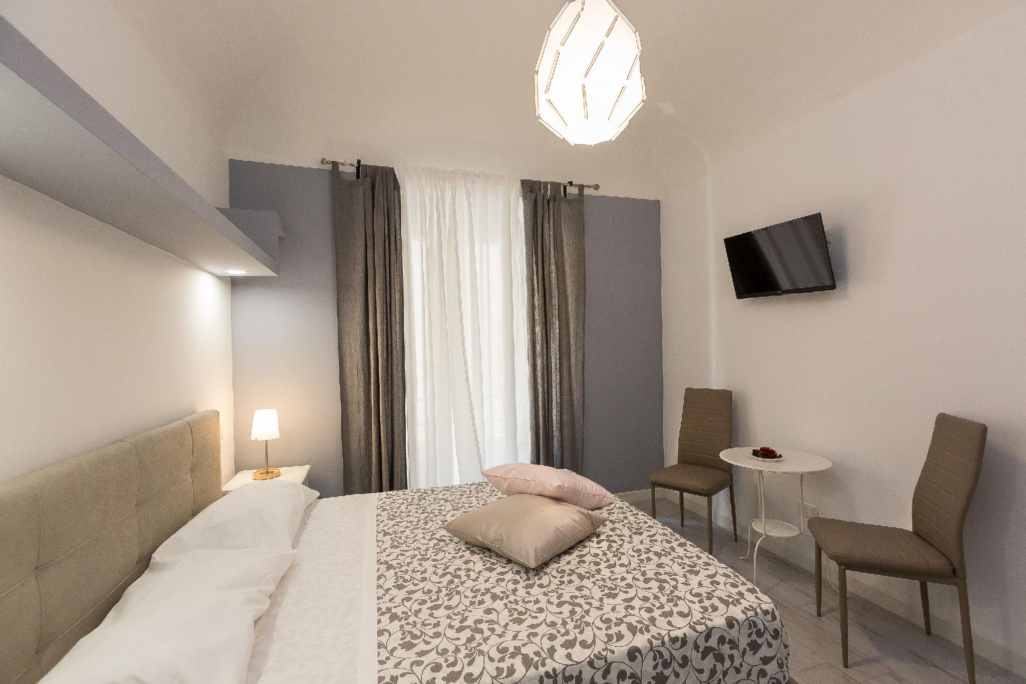 Classic, Double Bed, External Bathroom