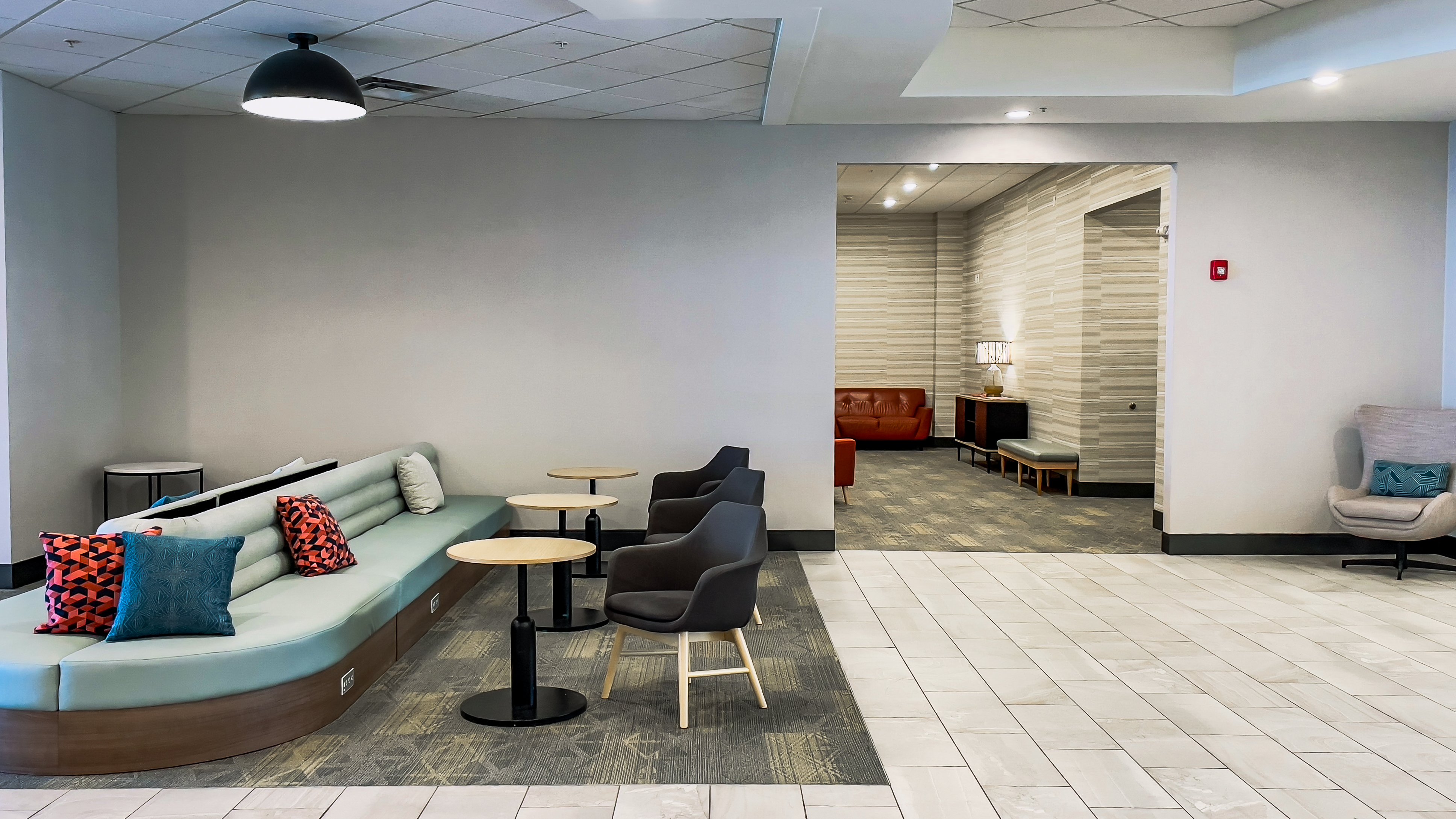 Holiday Inn Omaha Downtown-Airport 53/77
