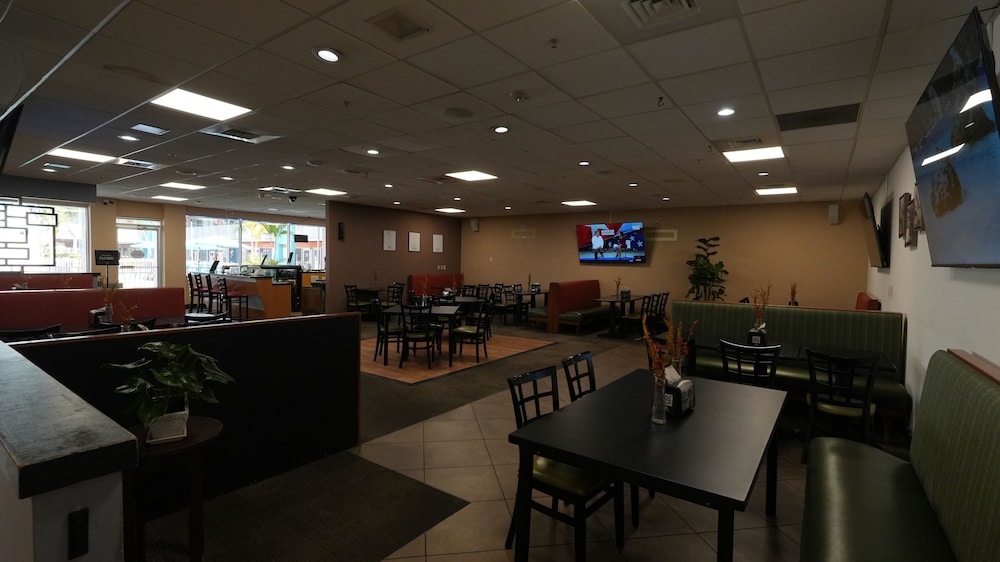 Ramada by Wyndham Hotel & Water Park 43/67