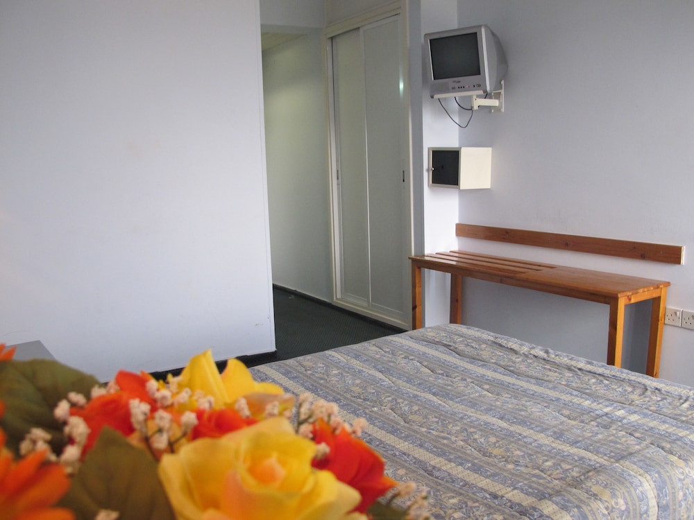 San Remo Hotel 37/38