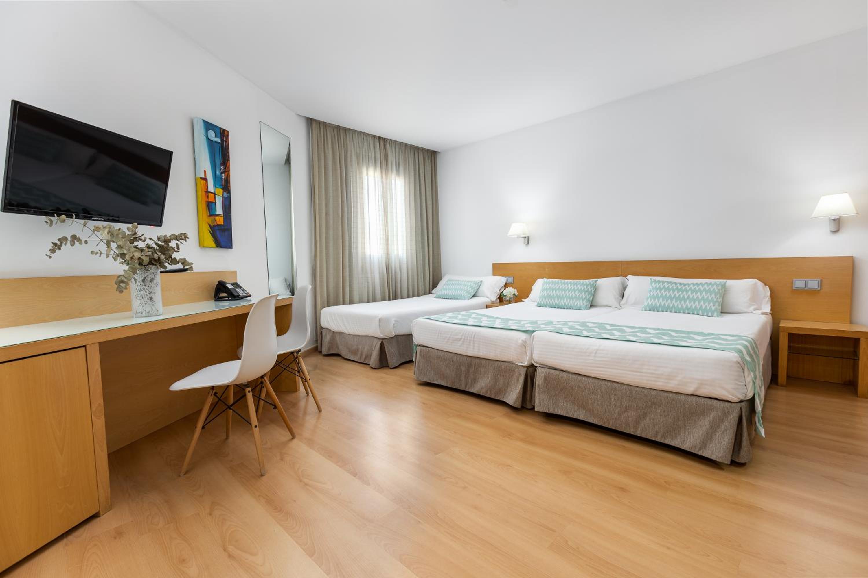 Room, 3 Beds, with Extra Bed