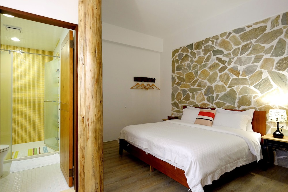 Shire Homestay 13/34