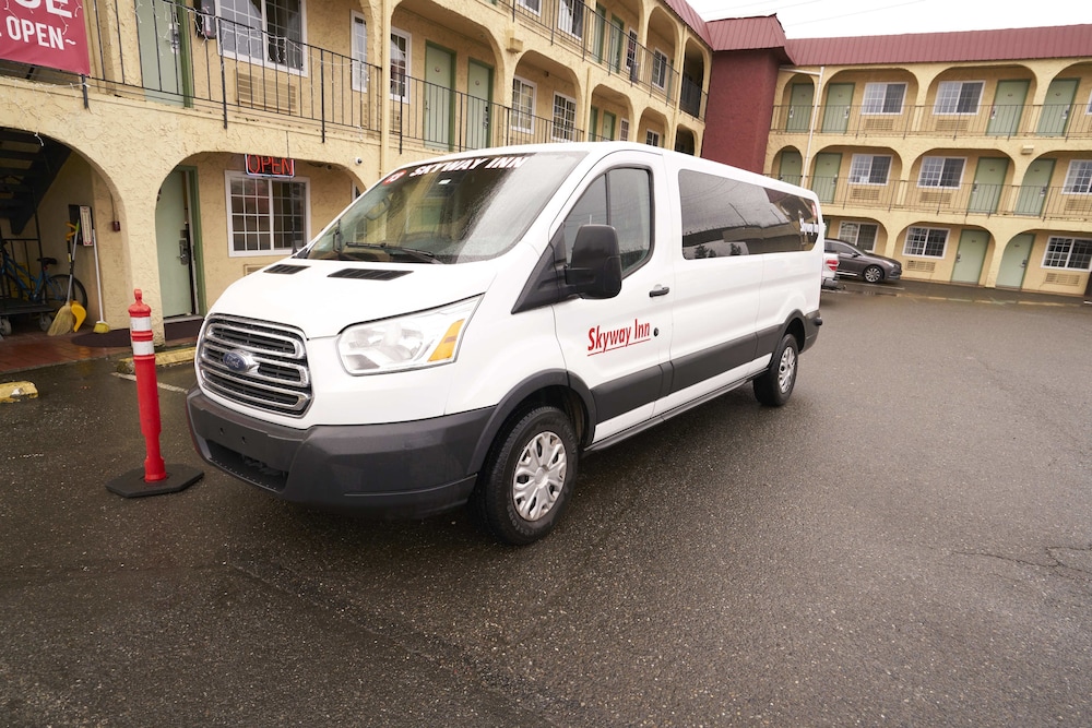 Skyway Inn SeaTac 50/58
