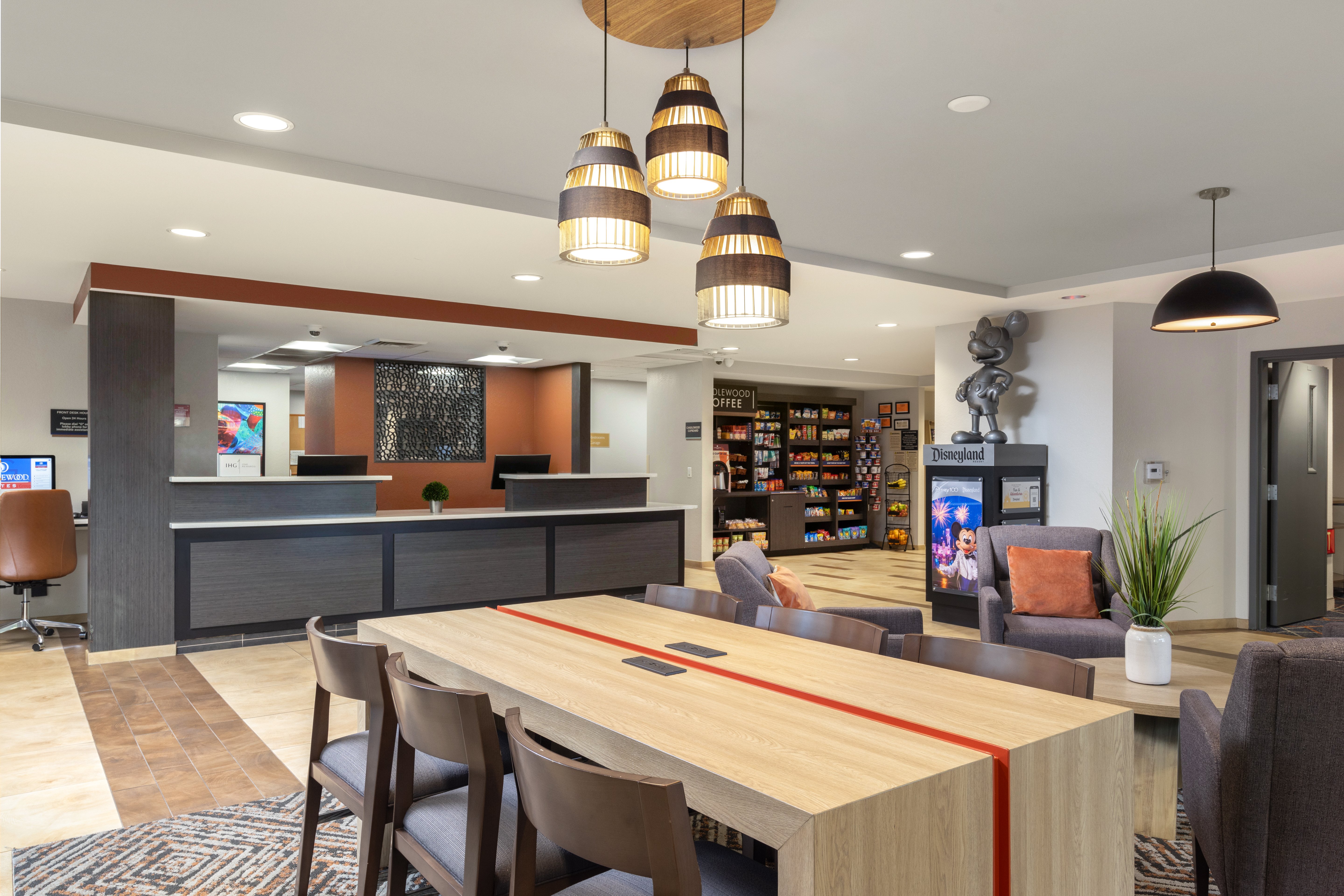 Candlewood Suites Anaheim - Resort Area 23/36