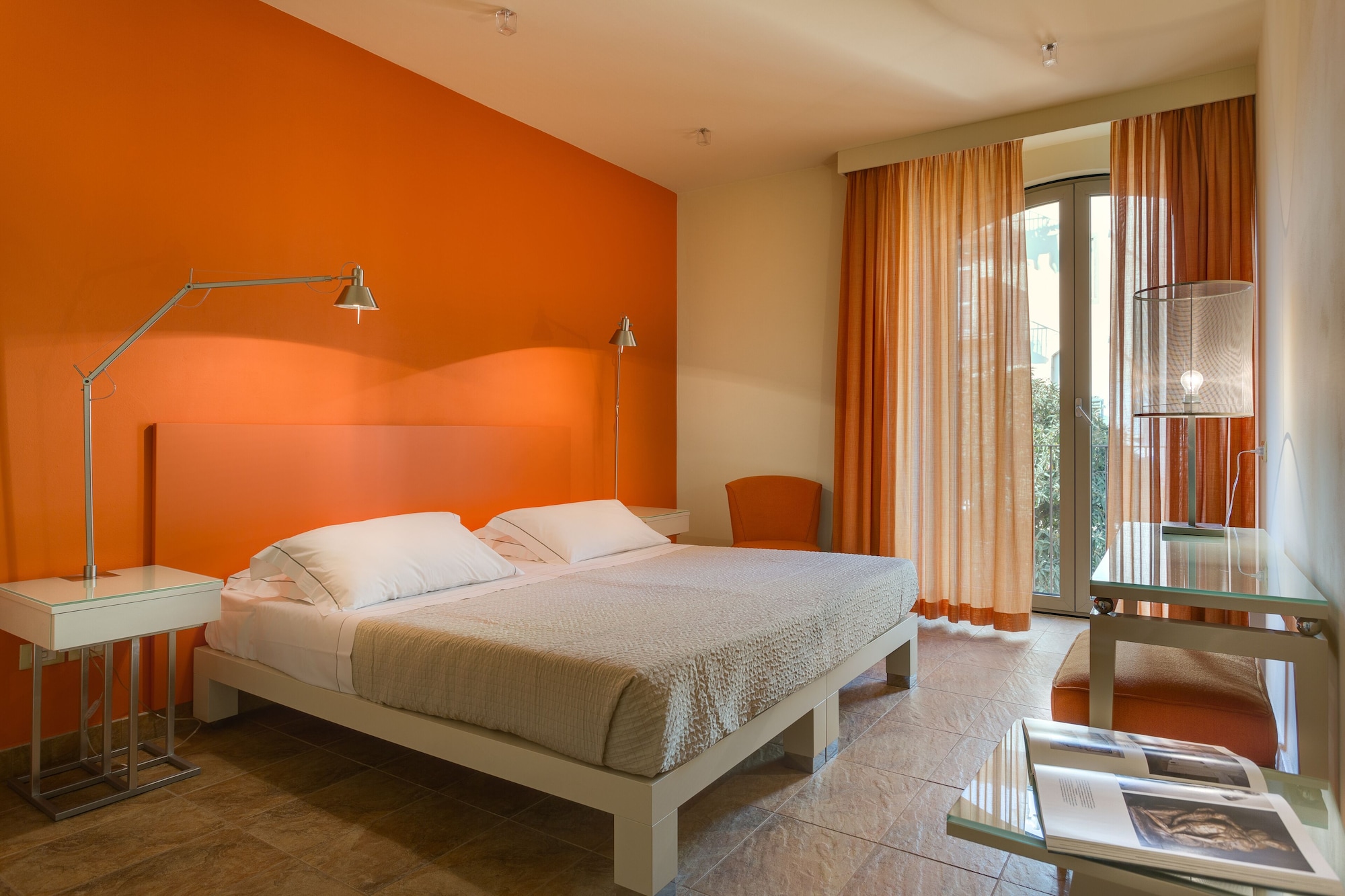2 BEDROOMS, APARTMENT, KITCHEN