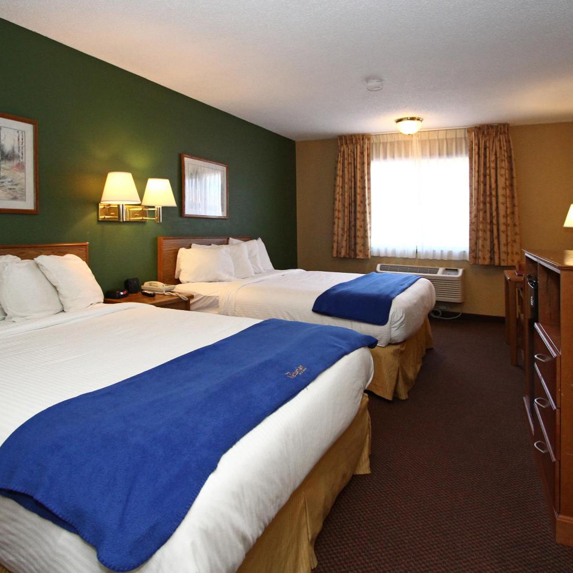 غرفة بسريرين كوين، New Victorian Inn and Suites 4/7