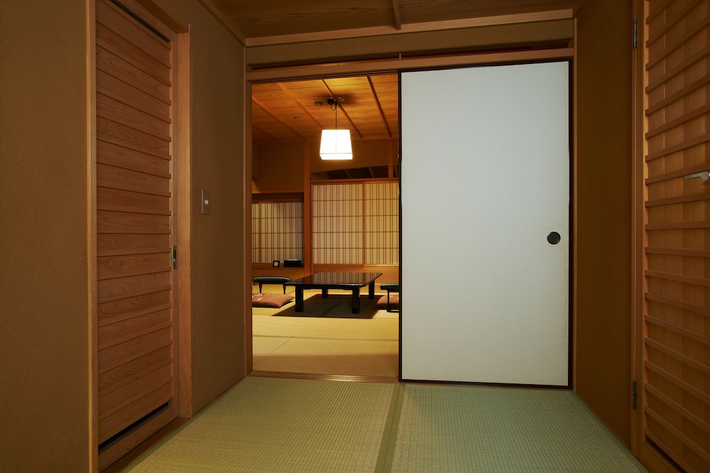 Yamatoya Honten 30/69