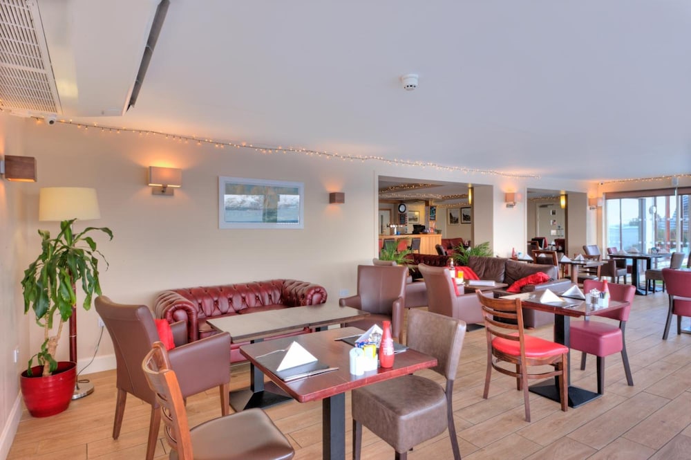 The Holly Tree Hotel 19/46