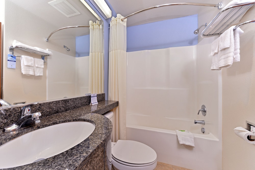 Microtel Inn Suites Klamath Falls 14/26
