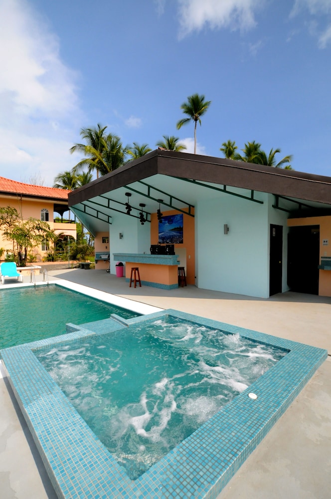 Cocomar Beachfront Hotel Island Resort 7/65